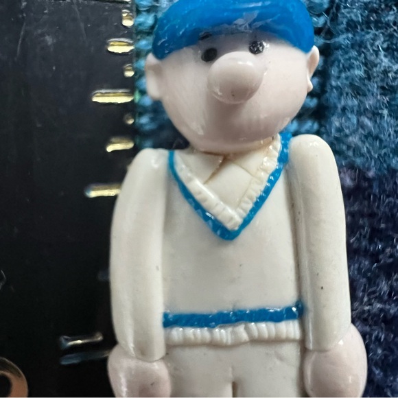 CRICKET Vintage English Brooch Handmade Cricket player Unisex UK - Picture 4 of 7